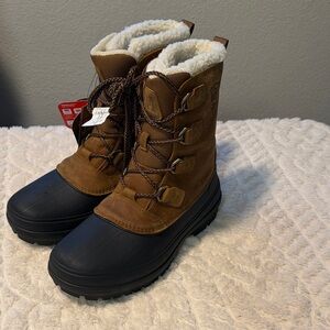 Brown and Black Helly Hansen Winter Boots with Fur Lining